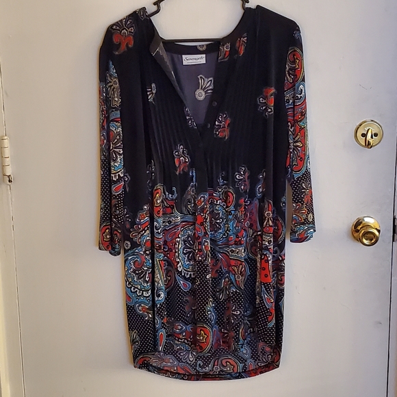 Dress shirt, form fitting on top. - Picture 2 of 3